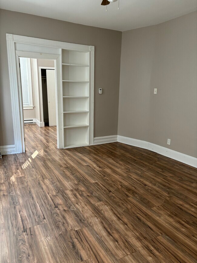 Building Photo - 472 Spruce St