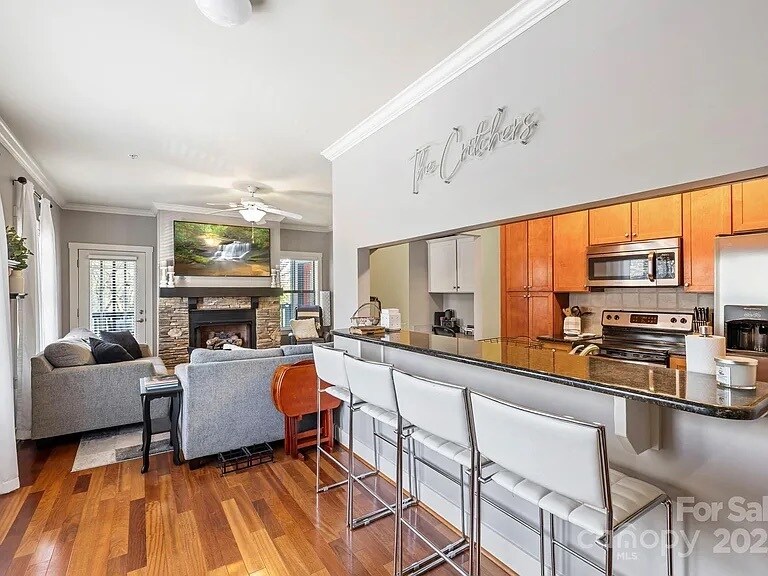 Building Photo - 9 Kenilworth Knls