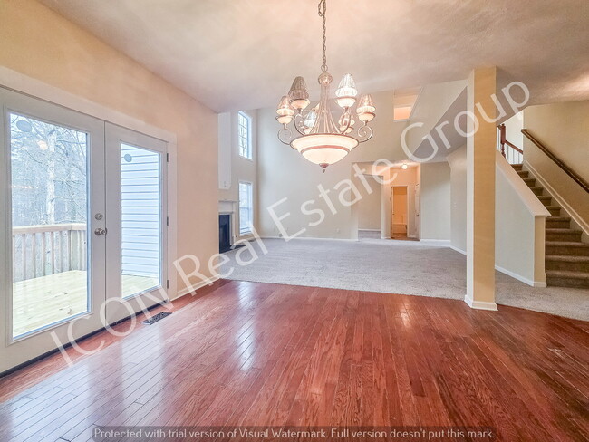 Building Photo - 4/2.5 home in a swim/tennis community