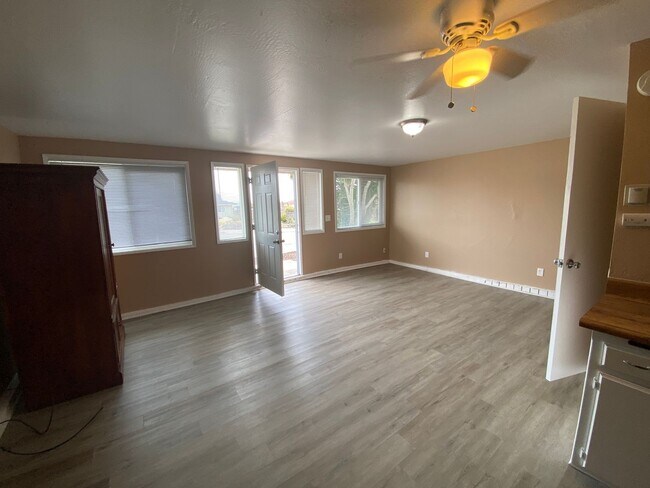 Building Photo - 593 Venus Ave