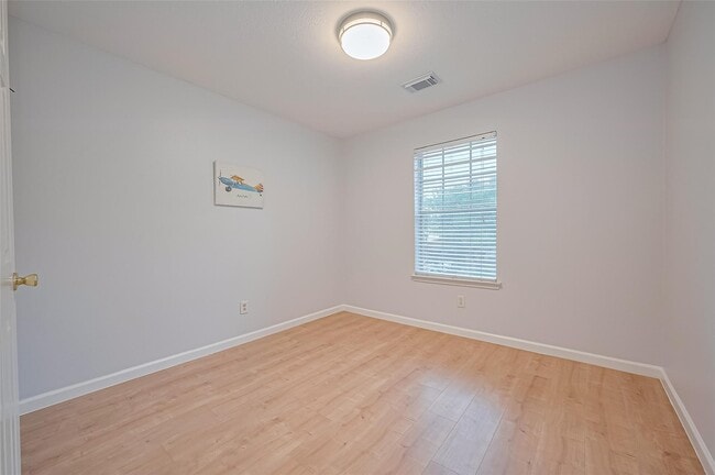 Building Photo - 5914 Clerkenwell Dr