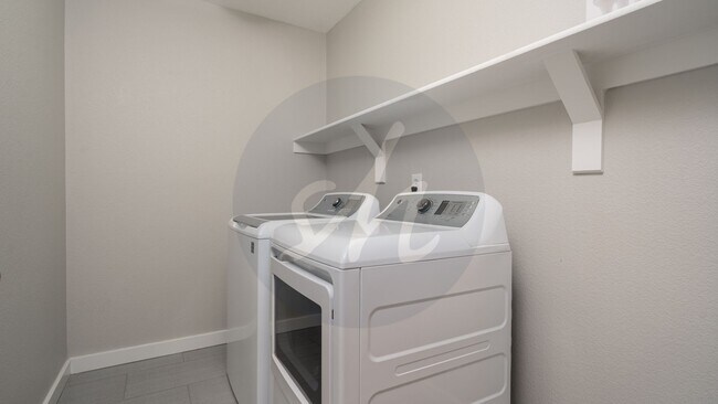 Building Photo - 2 Bedroom Wolf Ranch Townhome with 2 Car Garage