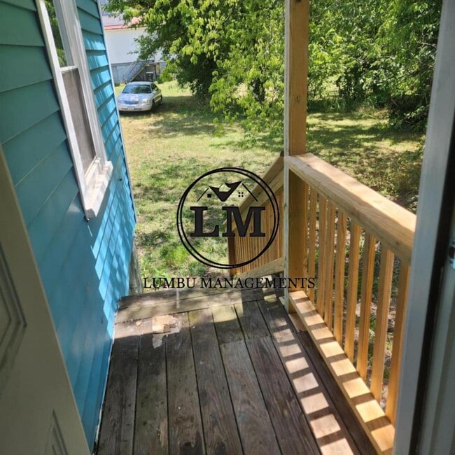 Building Photo - 863 Stokes St