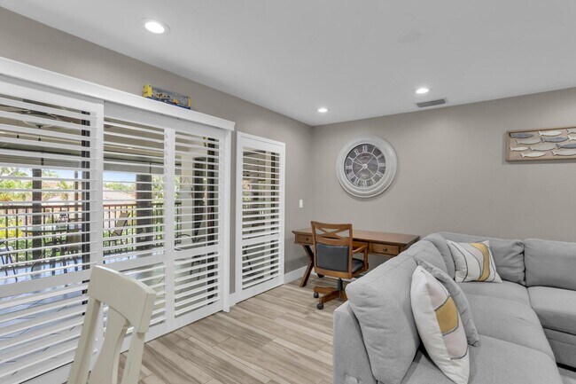 Building Photo - 60 Pelican Pointe Dr