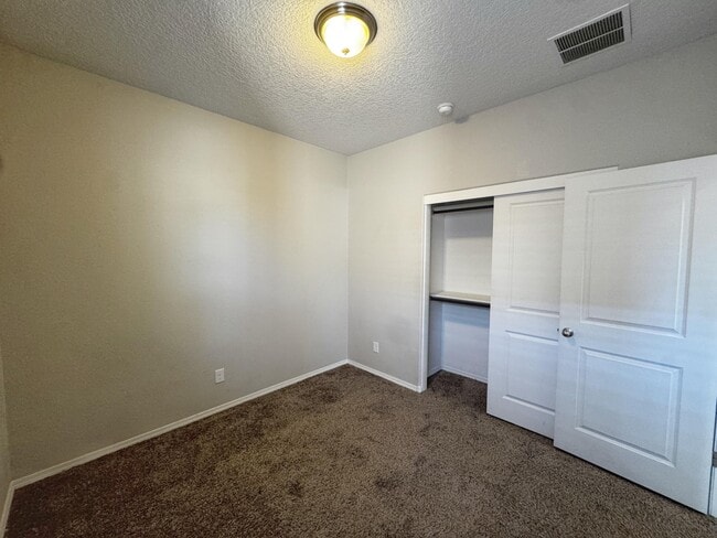 Building Photo - 6732 Oro Valley Rd NW