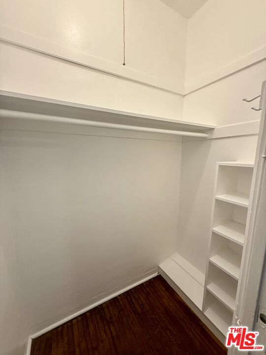 Building Photo - 2166 Beachwood Terrace