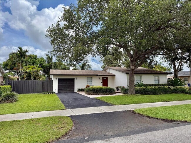 Building Photo - 7711 SW 131st Ave