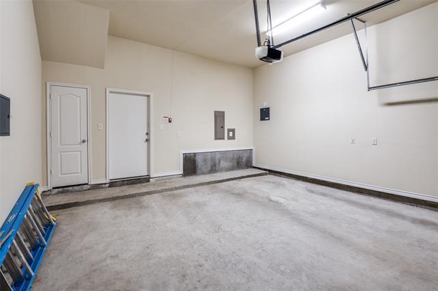 Building Photo - 15738 Quorum Dr