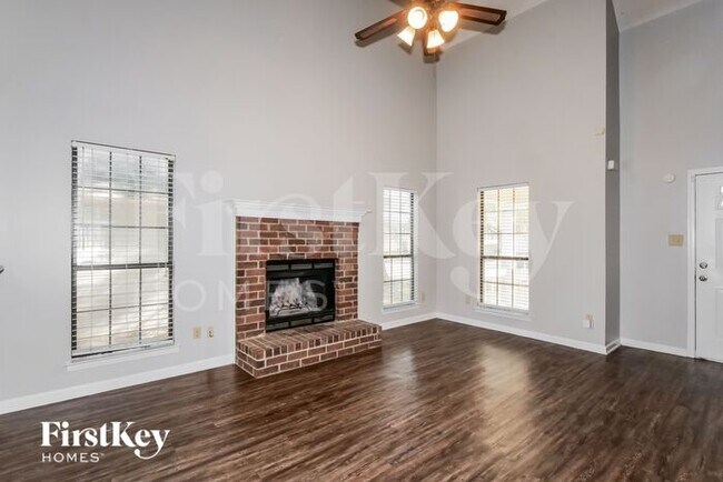 Building Photo - 7098 Maryland Ct