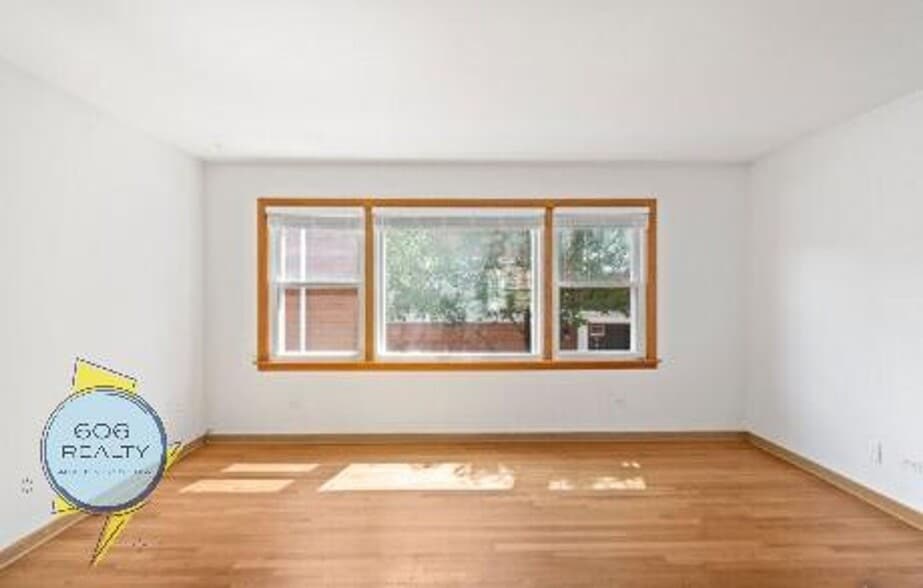 Building Photo - 9451 Maple Dr