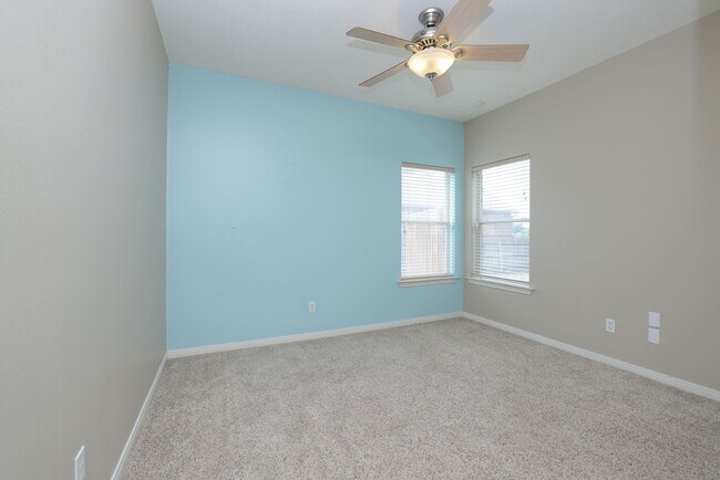 Building Photo - 105 Lawrence Marshall Dr