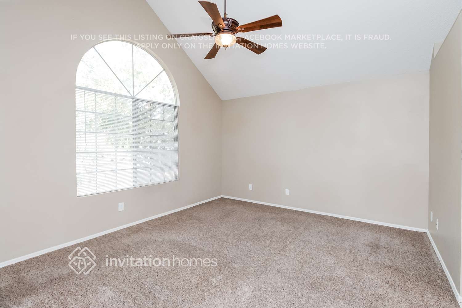 Building Photo - 441 S Maple