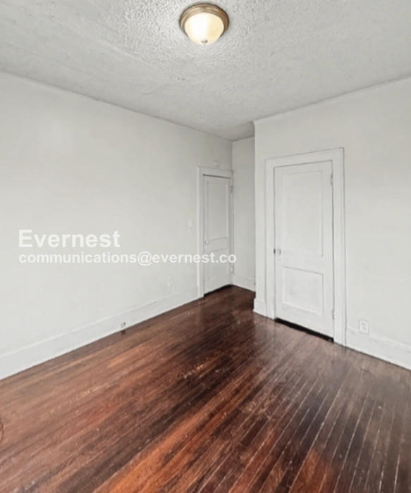 Building Photo - 11391 Belleterre Ave