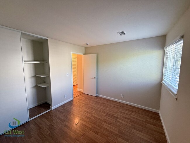 Building Photo - $2995.00 Spacious 3 Bed / 2 Bath Cottage i...