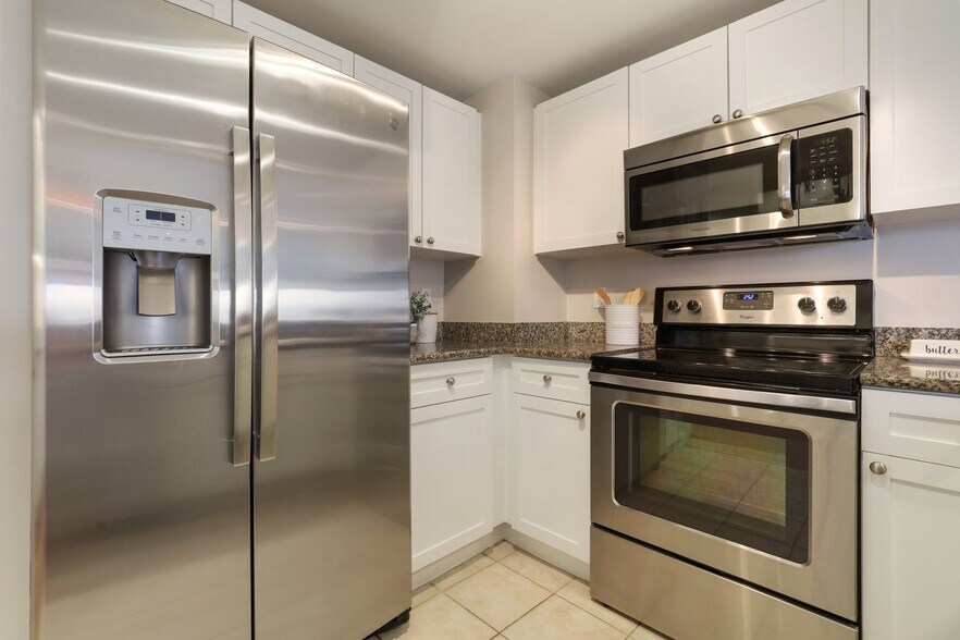 Building Photo - 777 7th St NW