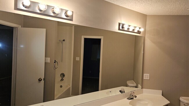 Building Photo - 3607 Duncaster Dr