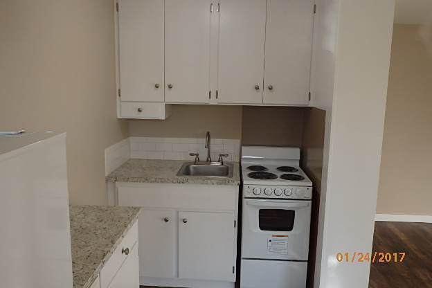 #7 Kitchen - Valley Street Apartments