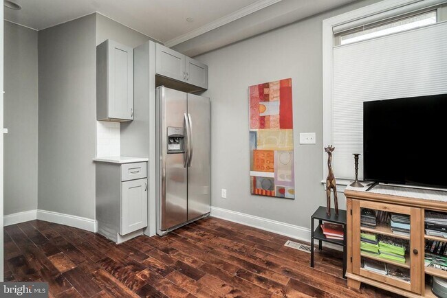Building Photo - 1241 S 18th St