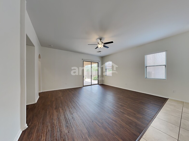 Building Photo - 12924 N Carlsbad Pl