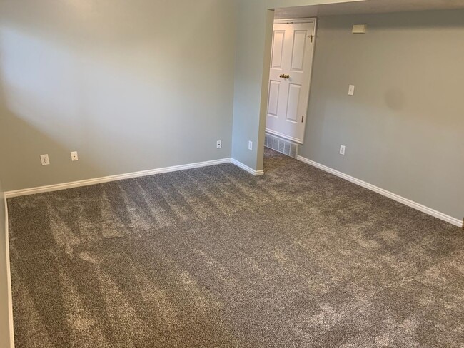 Primary Photo - 3 bed 2 bath Orem Apartment for rent!