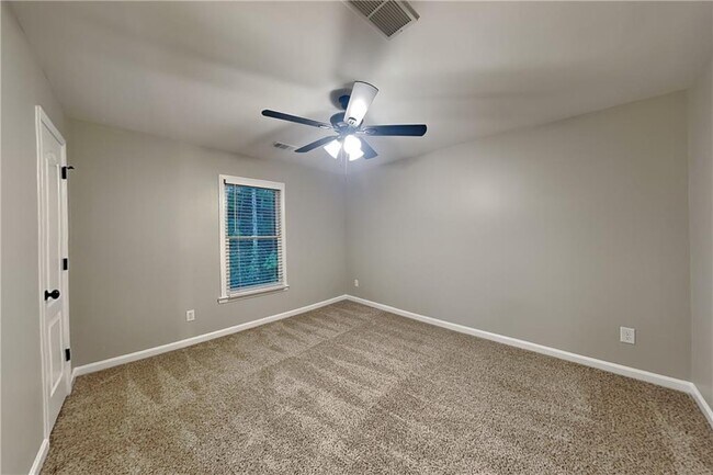 Building Photo - 3174 Vickery Dr NE