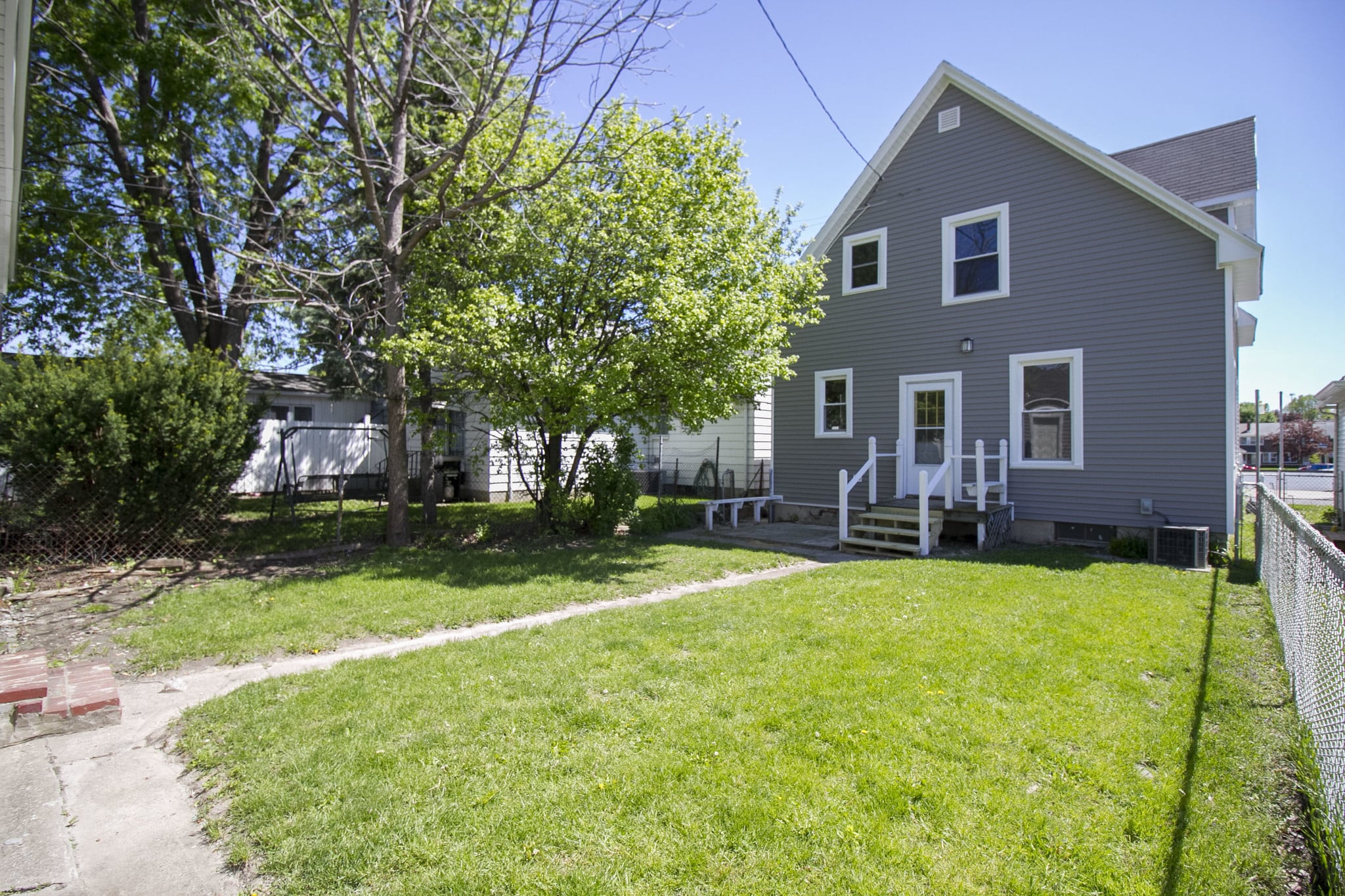 Building Photo - 140 Walnut St