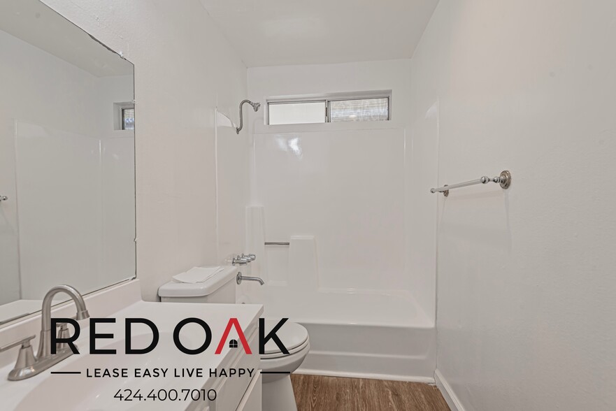 Building Photo - 7915 Vineland Ave