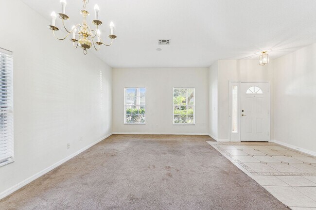 Building Photo - Large 6 Bedroom Rental in Gated Avalon Lakes Available Now!