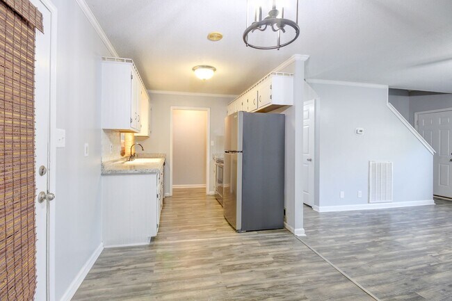 Building Photo - Three Bedroom Home for Rent with Two Bonus Areas!!!