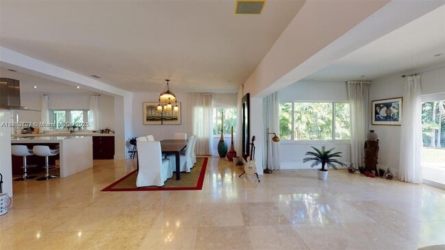 Building Photo - 6015 Pine Tree Dr