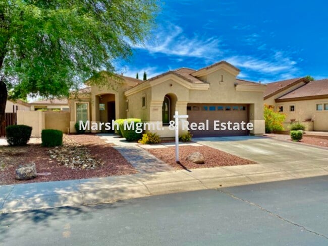 Primary Photo - Very nice home with 2 bedrooms plus a den ...