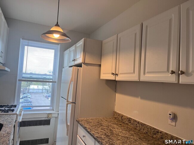 Building Photo - 70 Strawberry Hill Ave