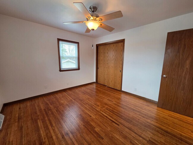 Building Photo - W 2nd St 1408-1410