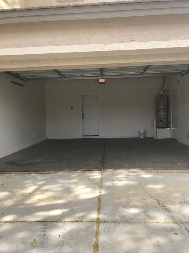 Building Photo - 14666 W Mauna Loa Ln