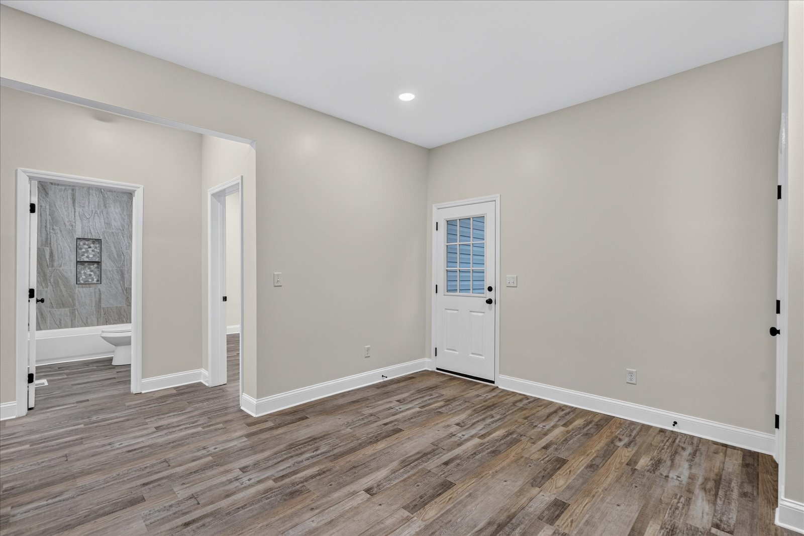 Building Photo - 1713 S Orchard Knob Ave