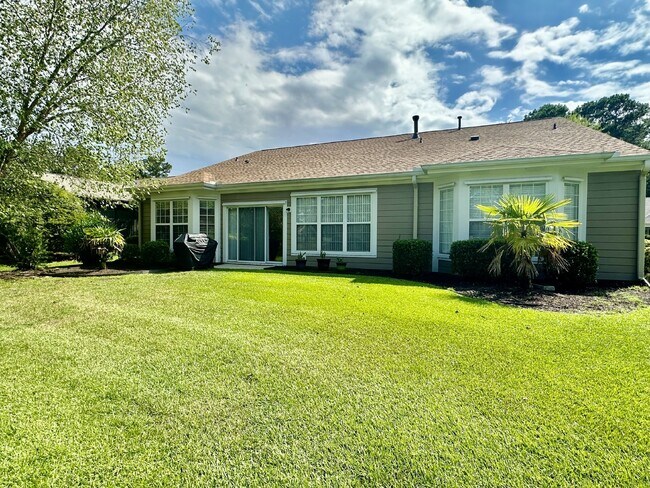 Building Photo - Large Beautifully Furnished Home in Sun City!
