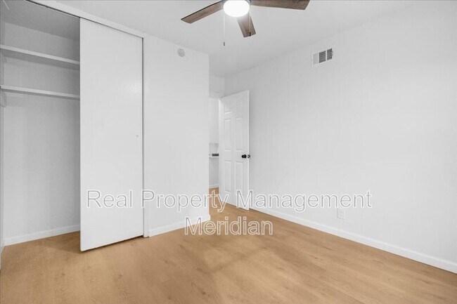 Building Photo - 2424 Cloverdale St