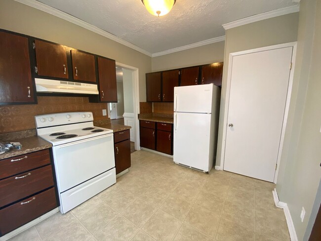 Building Photo - 2 Bedroom 1 Bath home