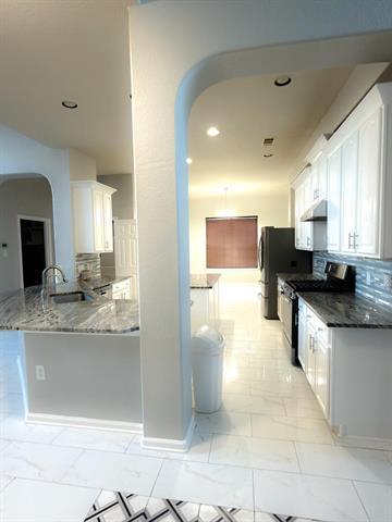 Building Photo - 9309 Stonewood Dr
