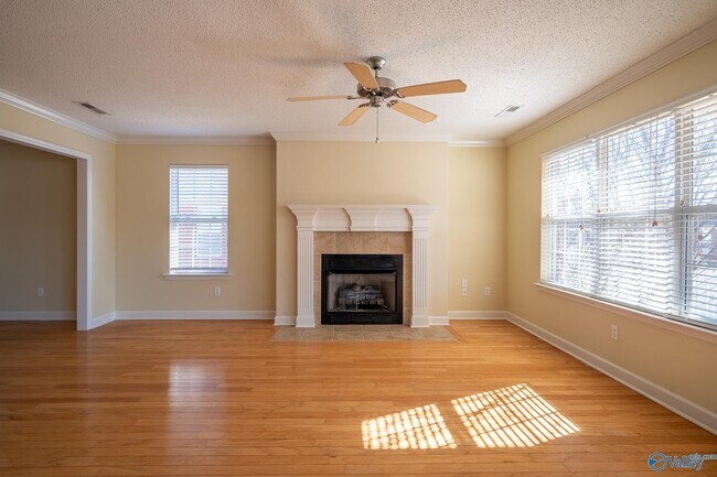 Building Photo - 5002 Blakemore Dr SE