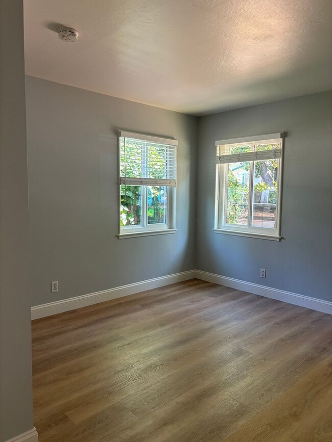 Building Photo - Palo Alto 3 Bed. 1 Bath Home Available now...