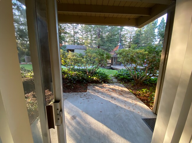 Building Photo - 505 Cypress Point Dr