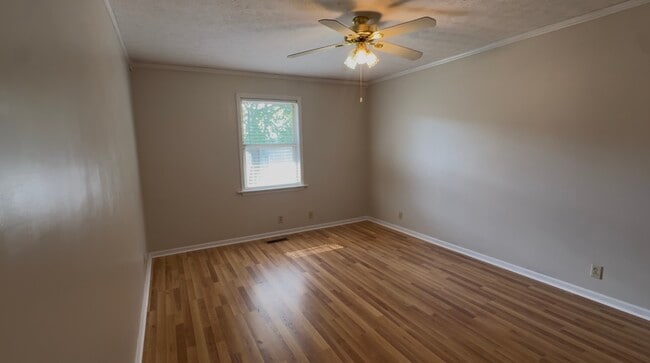 Main bedroom - 1016 Champion Dr