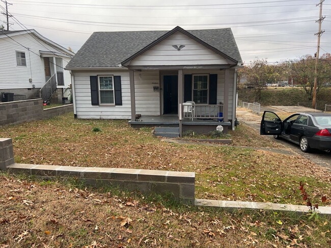 Primary Photo - 19 Theresa Dr