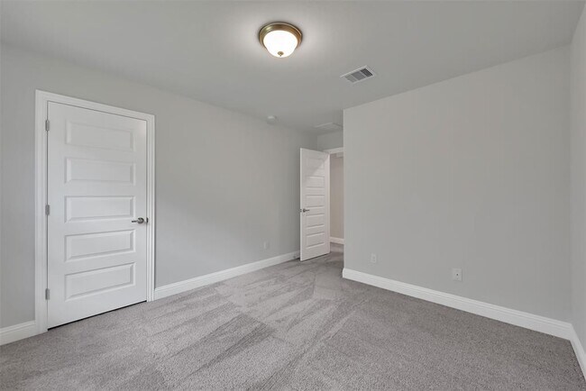 Building Photo - 411 Terra Vis Cir