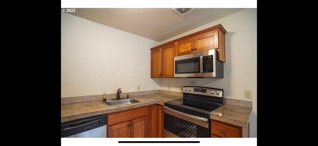 Building Photo - 8664 N Willamette Blvd