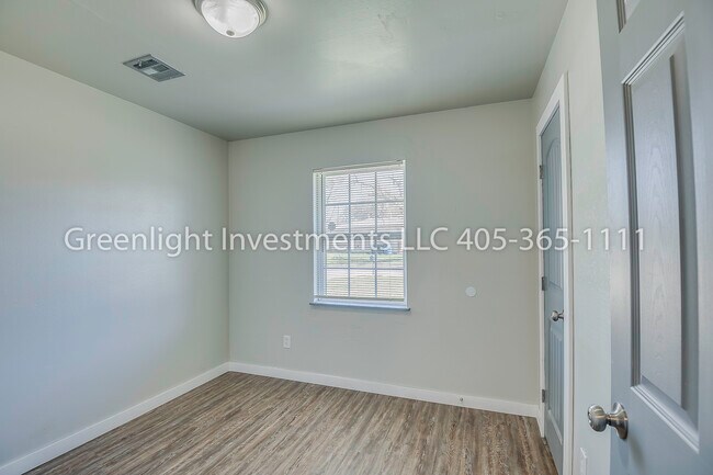 Building Photo - 1833 Rhythm Rd