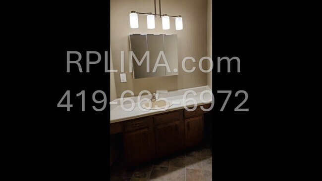 Building Photo - 1593 Plainfield Dr
