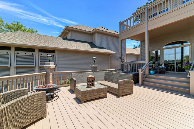 Building Photo - Spectacular Sea Pines Home - Marsh/Water Views!