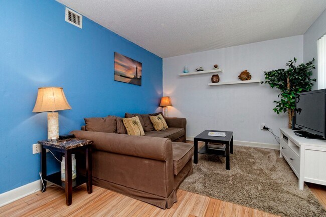 Building Photo - Furnished 2BR/2BA on Hilton Head - Hilton Head Resort Community - Available Now